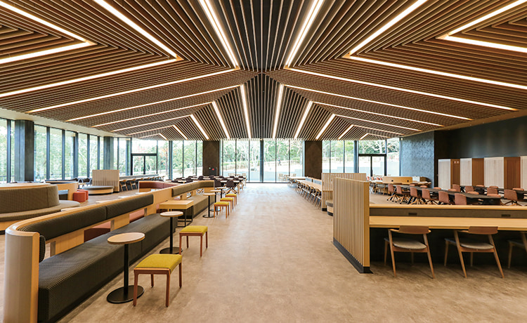 多目的ホールつながる館